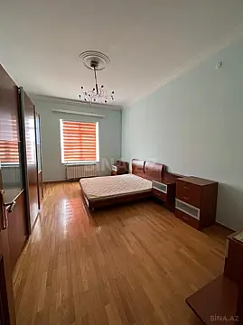 Satılır 4 otaqlı mənzil 210 m²