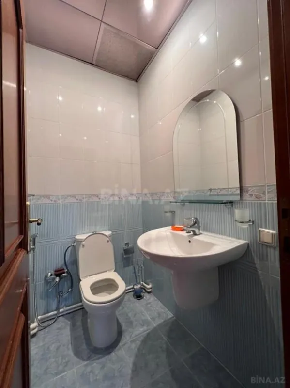 Satılır 4 otaqlı mənzil 210 m²