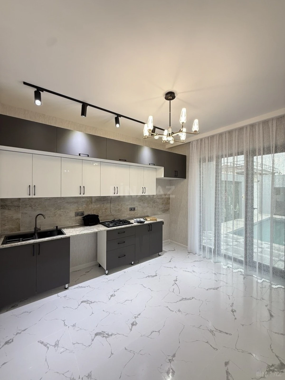 Satılır 4 otaqlı həyət evi 155 m²