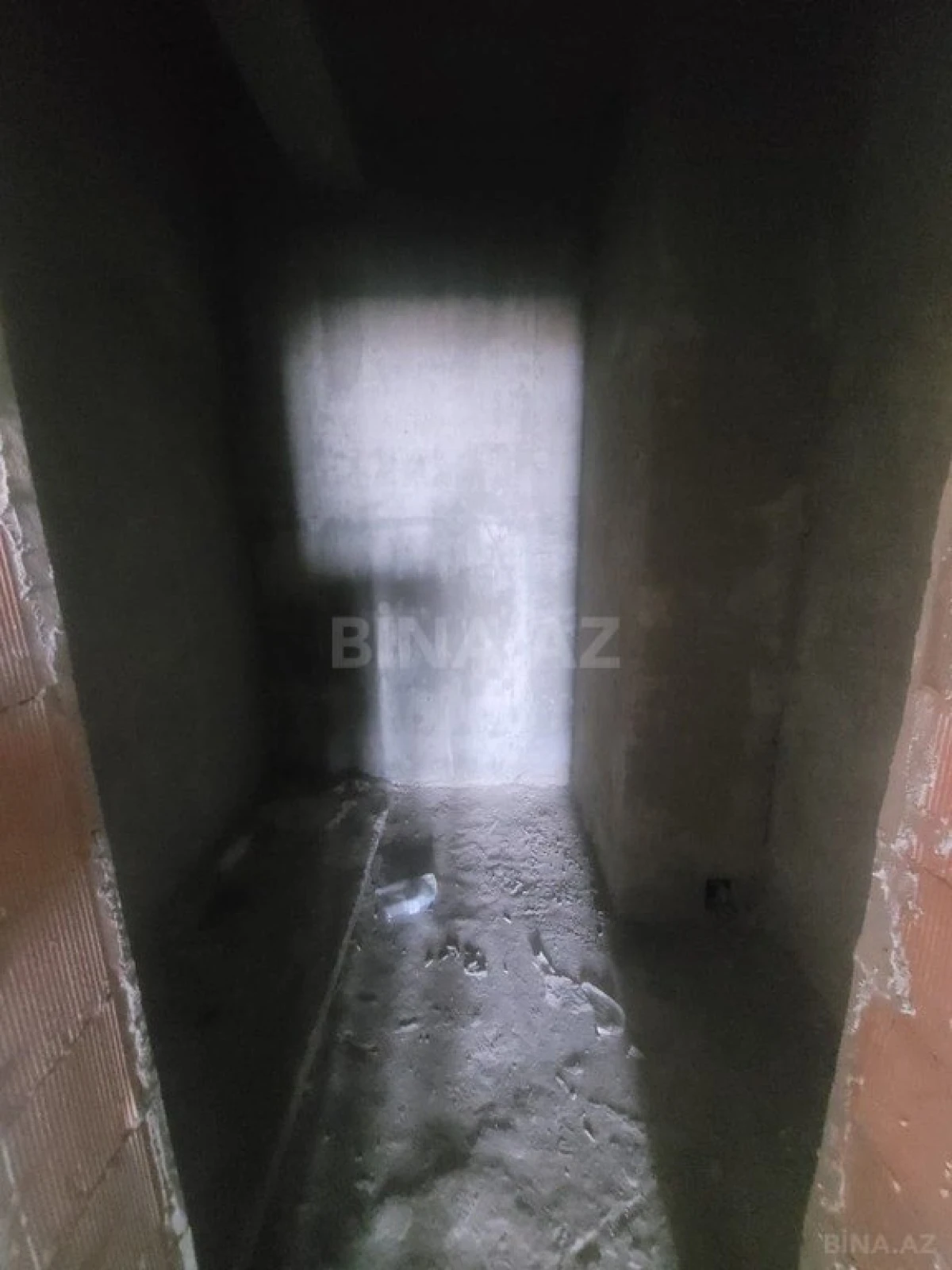 Satılır 4 otaqlı mənzil 185 m²