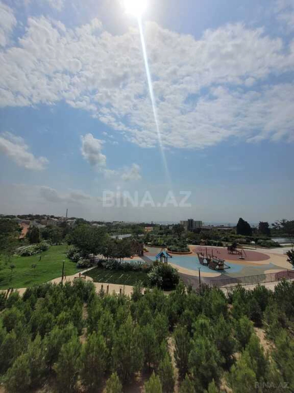 Satılır 4 otaqlı mənzil 185 m²