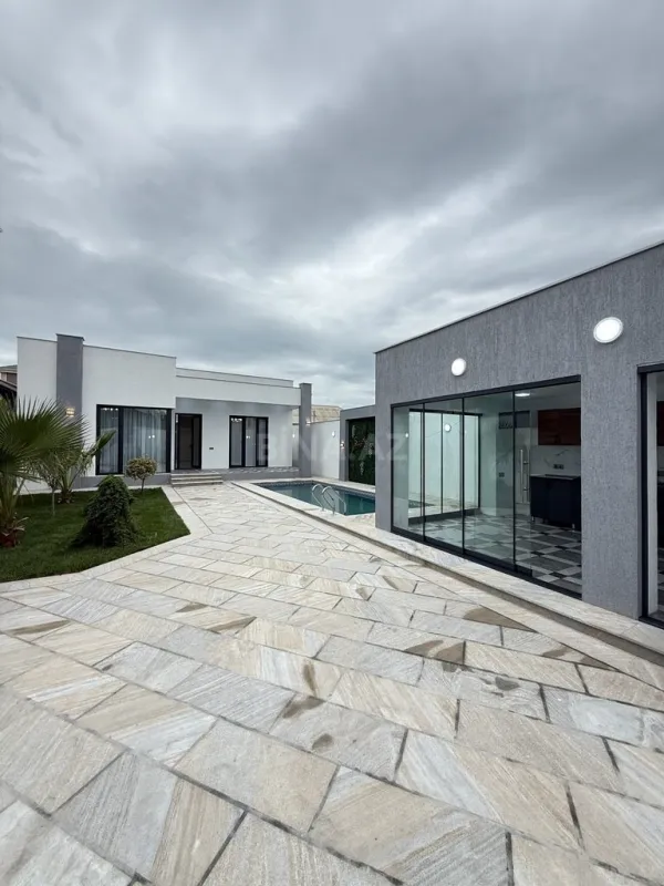 Satılır 4 otaqlı həyət evi 155 m²