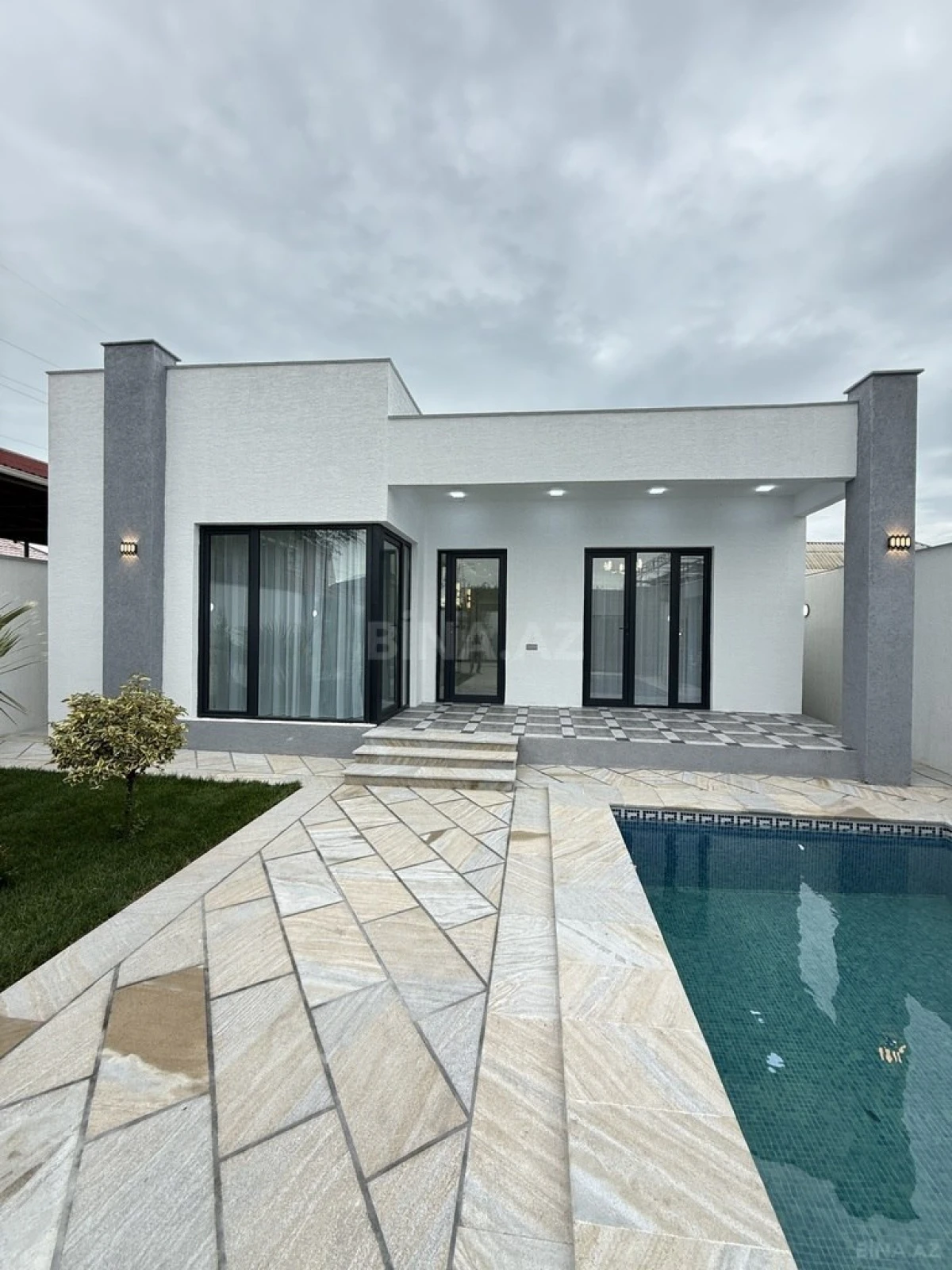 Satılır 4 otaqlı həyət evi 155 m²