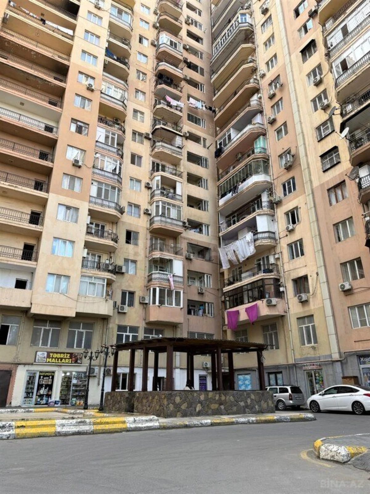 Satılır 2 otaqlı mənzil 65 m²