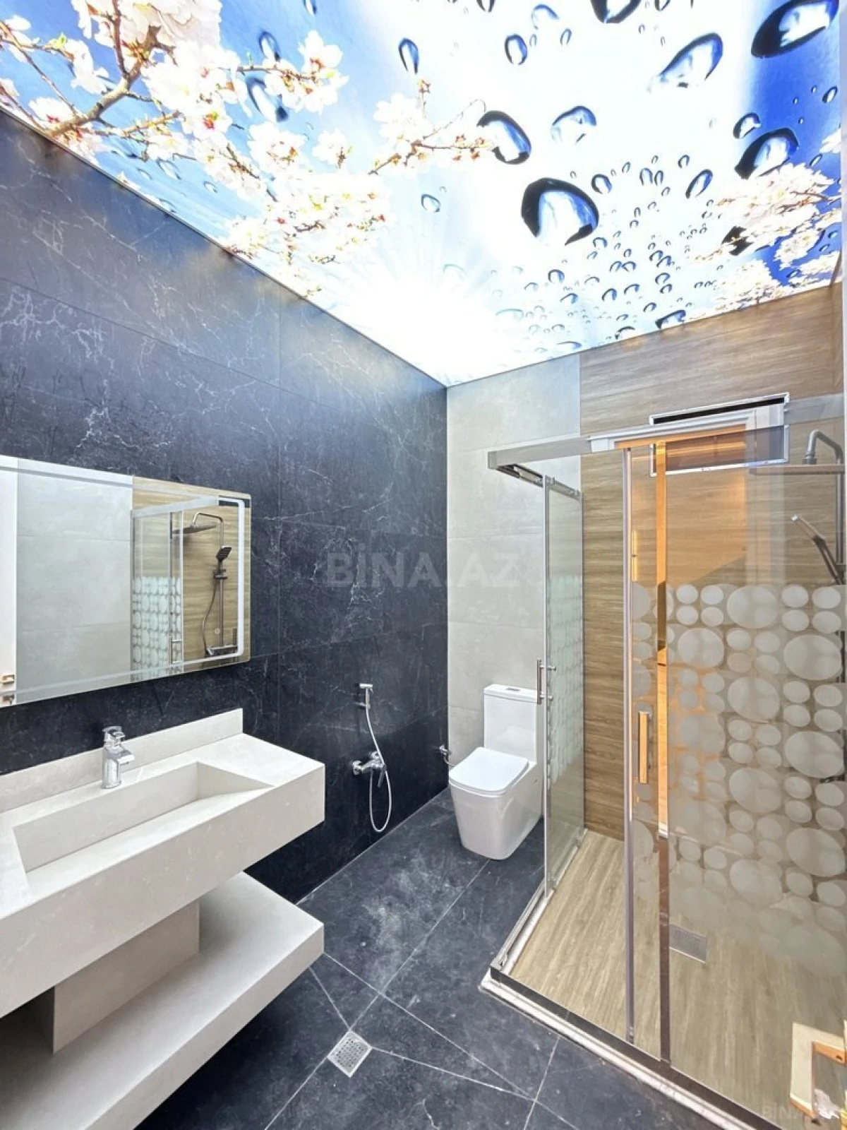 Satılır 6 otaqlı həyət evi 325 m²