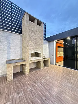 Satılır 6 otaqlı həyət evi 325 m²