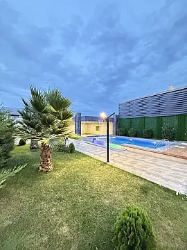 Satılır 6 otaqlı həyət evi 325 m²