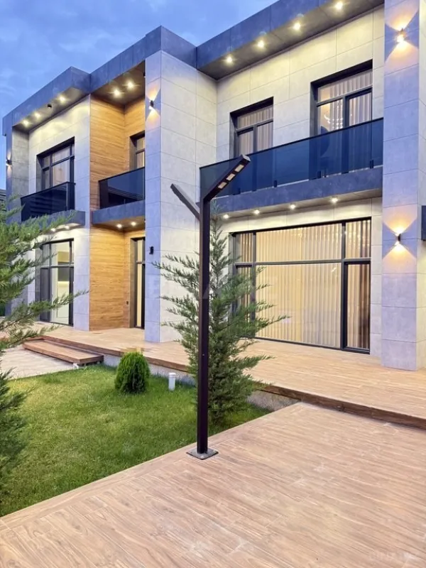 Satılır 6 otaqlı həyət evi 325 m²