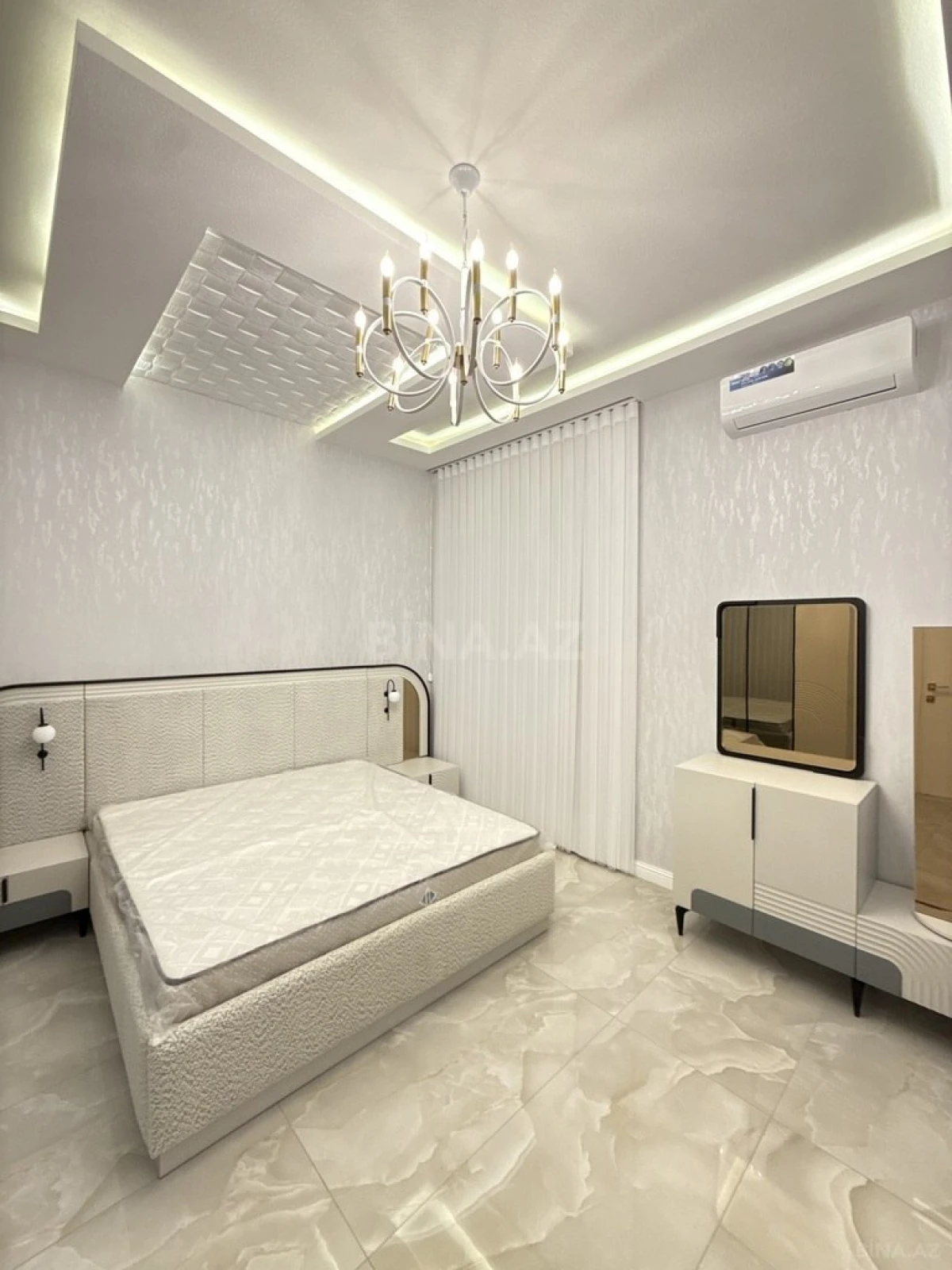 Satılır 6 otaqlı həyət evi 325 m²