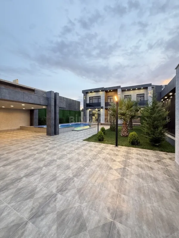 Satılır 6 otaqlı həyət evi 325 m²