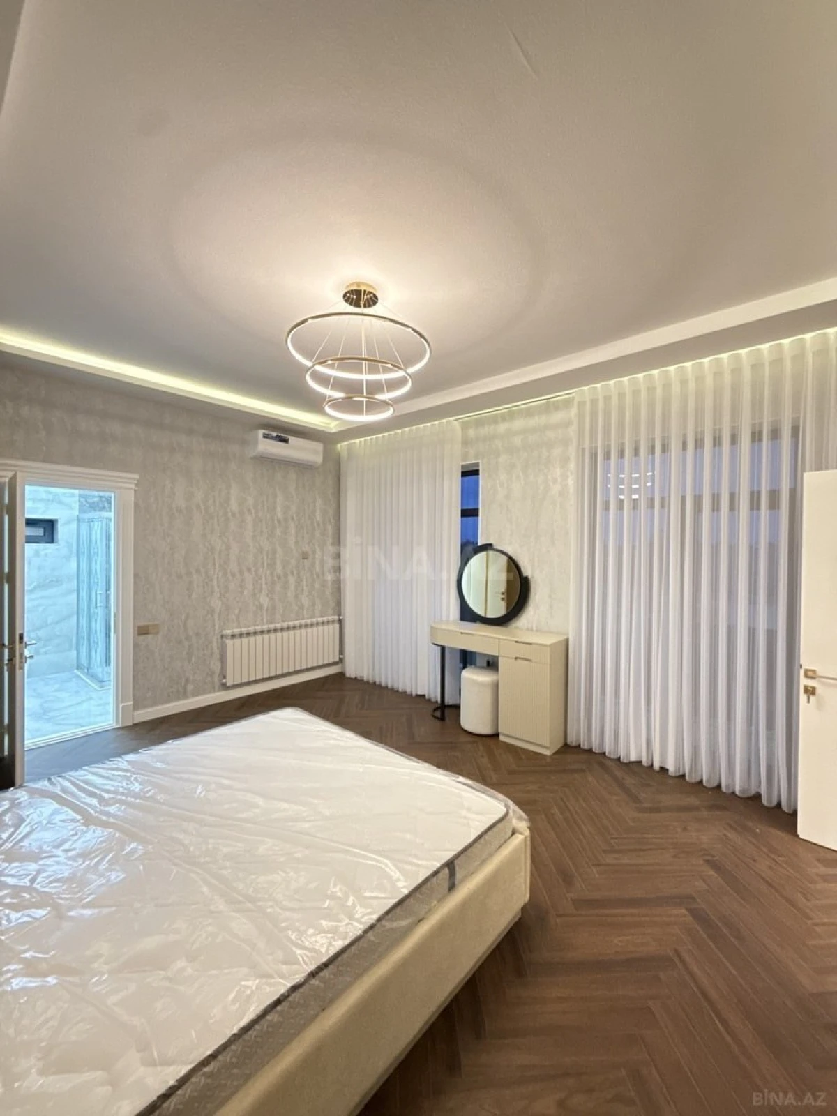 Satılır 6 otaqlı həyət evi 325 m²