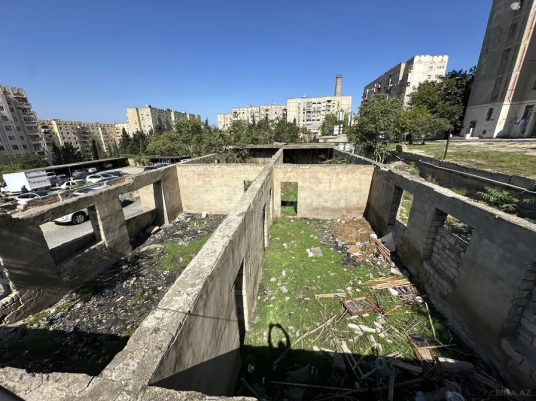 Satılır obyekt 752 m²