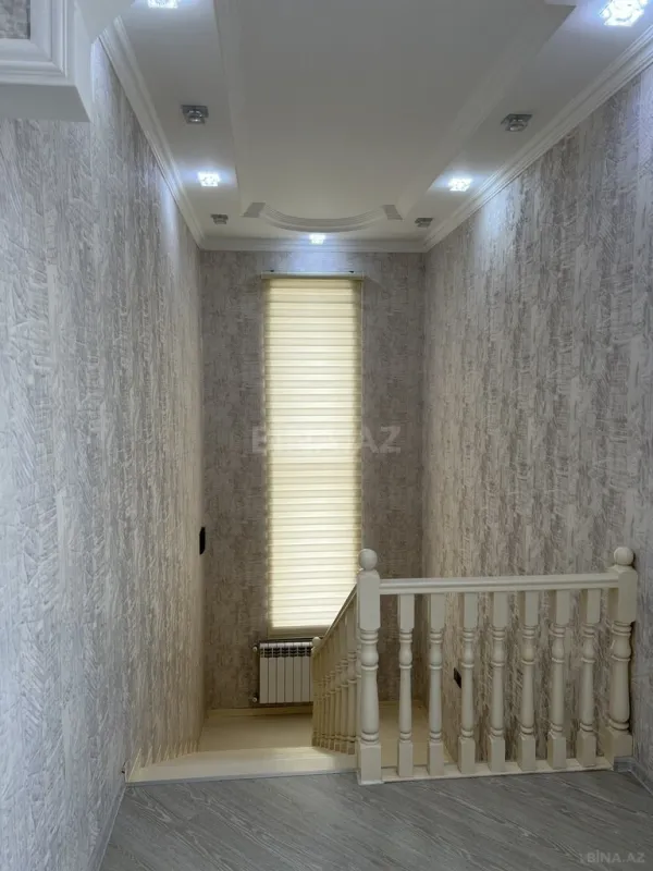Satılır 5 otaqlı həyət evi 300 m²