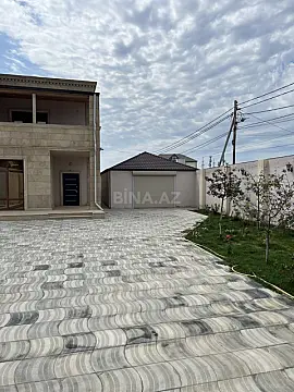 Satılır 5 otaqlı həyət evi 300 m²