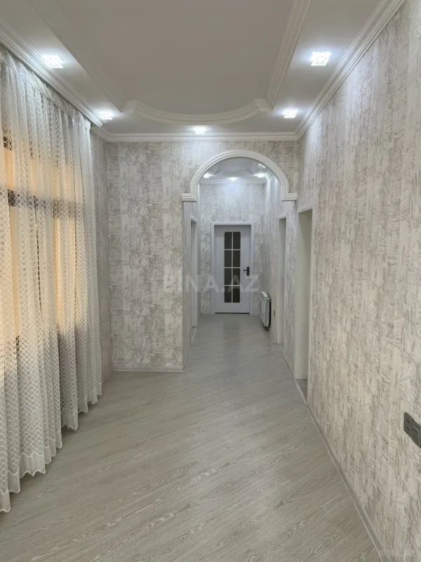 Satılır 5 otaqlı həyət evi 300 m²