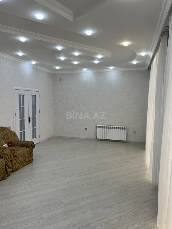 Satılır 5 otaqlı həyət evi 300 m²