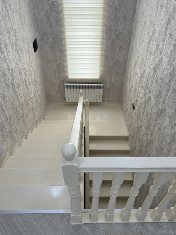 Satılır 5 otaqlı həyət evi 300 m²