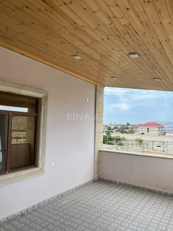 Satılır 5 otaqlı həyət evi 300 m²