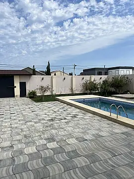 Satılır 5 otaqlı həyət evi 300 m²
