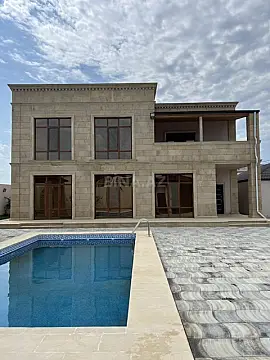Satılır 5 otaqlı həyət evi 300 m²