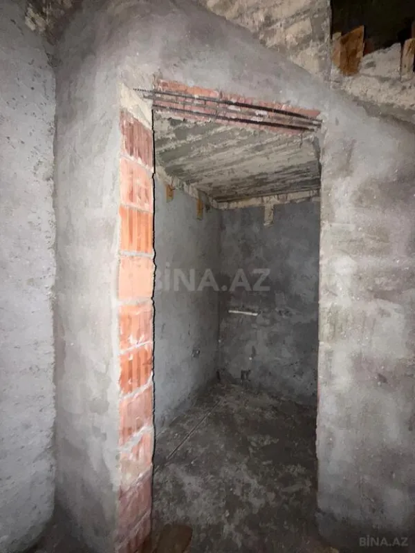 Satılır 5 otaqlı həyət evi 280 m²