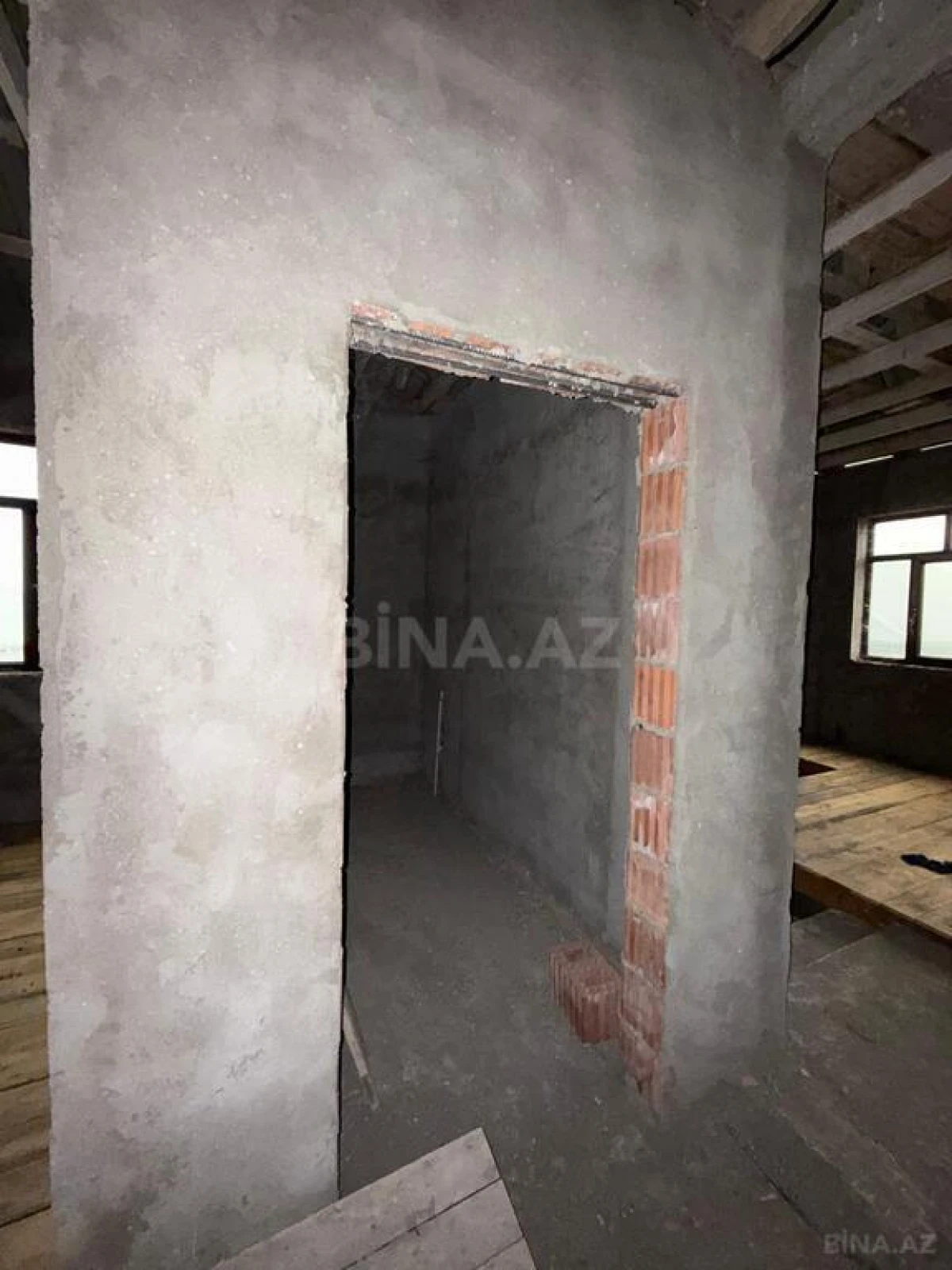 Satılır 5 otaqlı həyət evi 280 m²