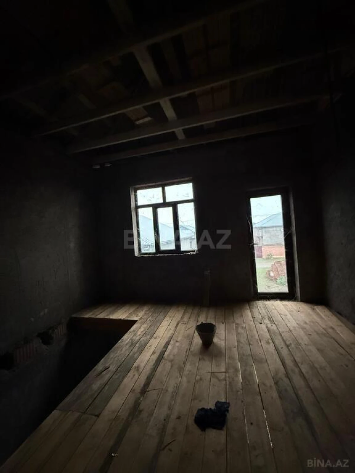 Satılır 5 otaqlı həyət evi 280 m²