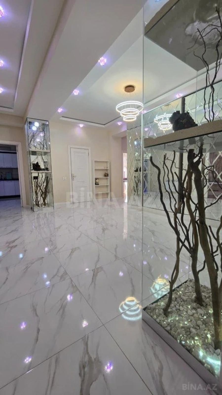 Satılır 4 otaqlı mənzil 160 m²