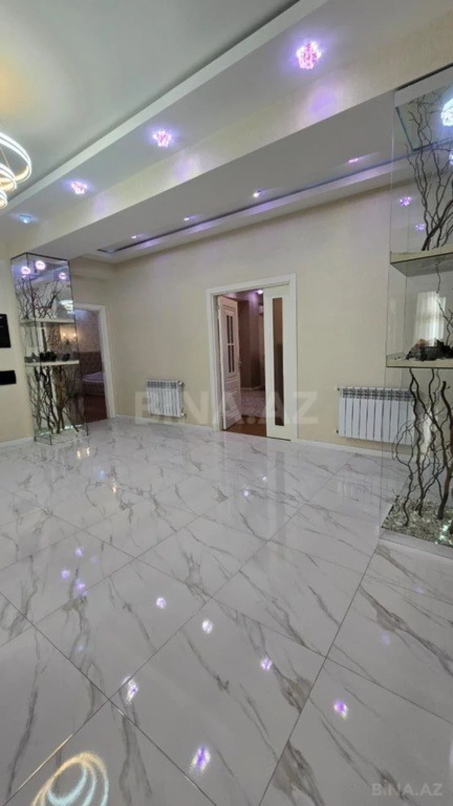 Satılır 4 otaqlı mənzil 160 m²