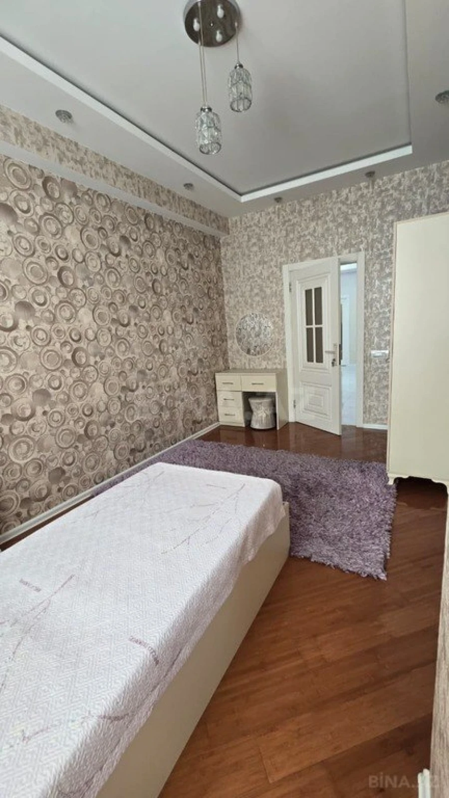 Satılır 4 otaqlı mənzil 160 m²
