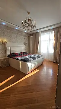 Satılır 4 otaqlı mənzil 160 m²