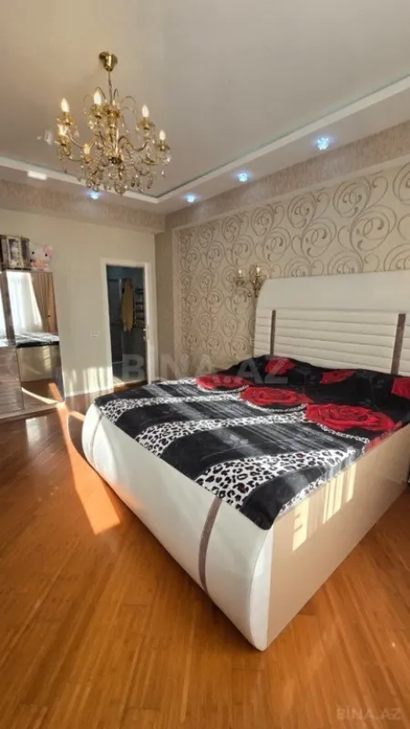 Satılır 4 otaqlı mənzil 160 m²