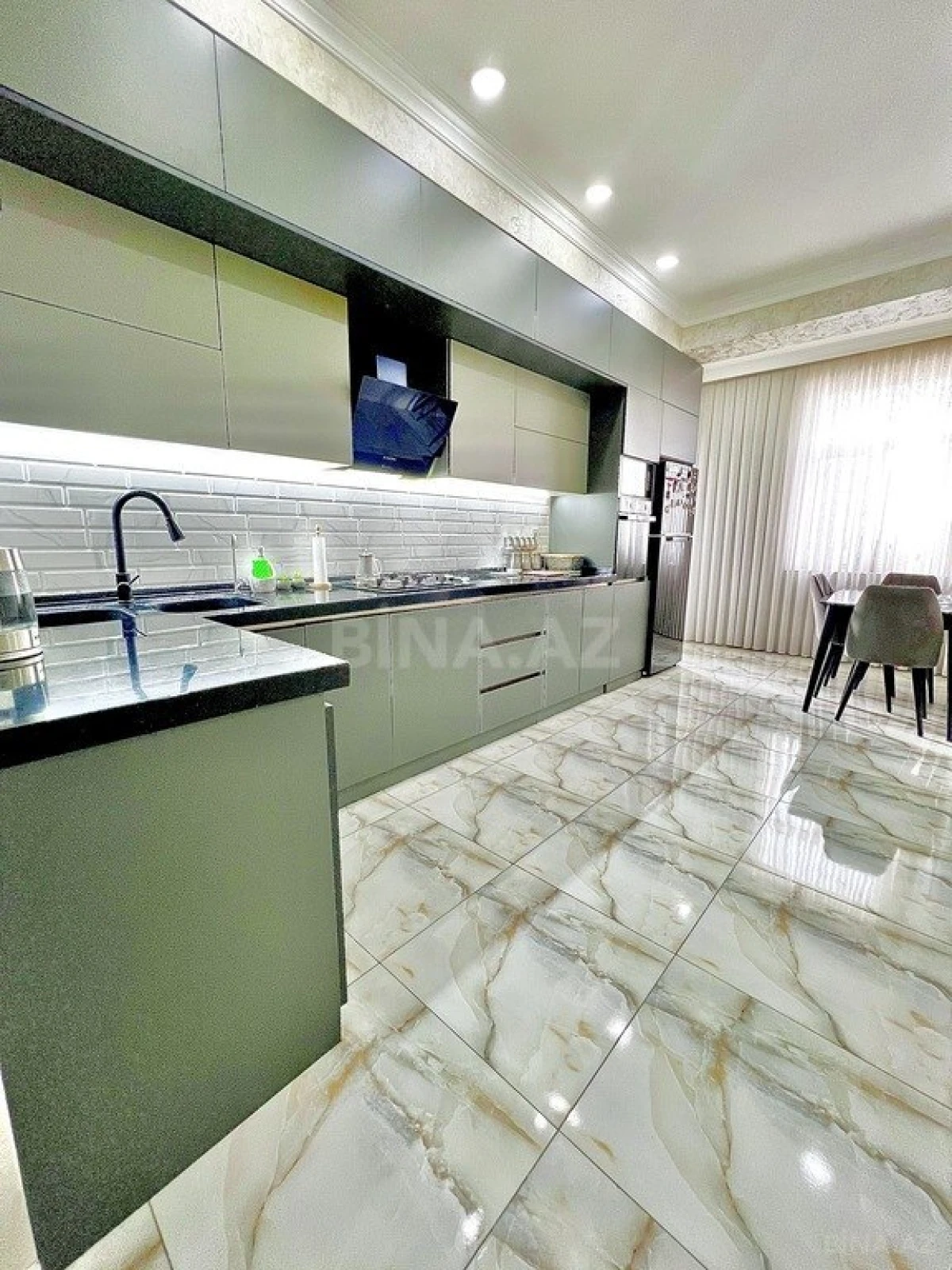 Satılır 2 otaqlı mənzil 95 m²