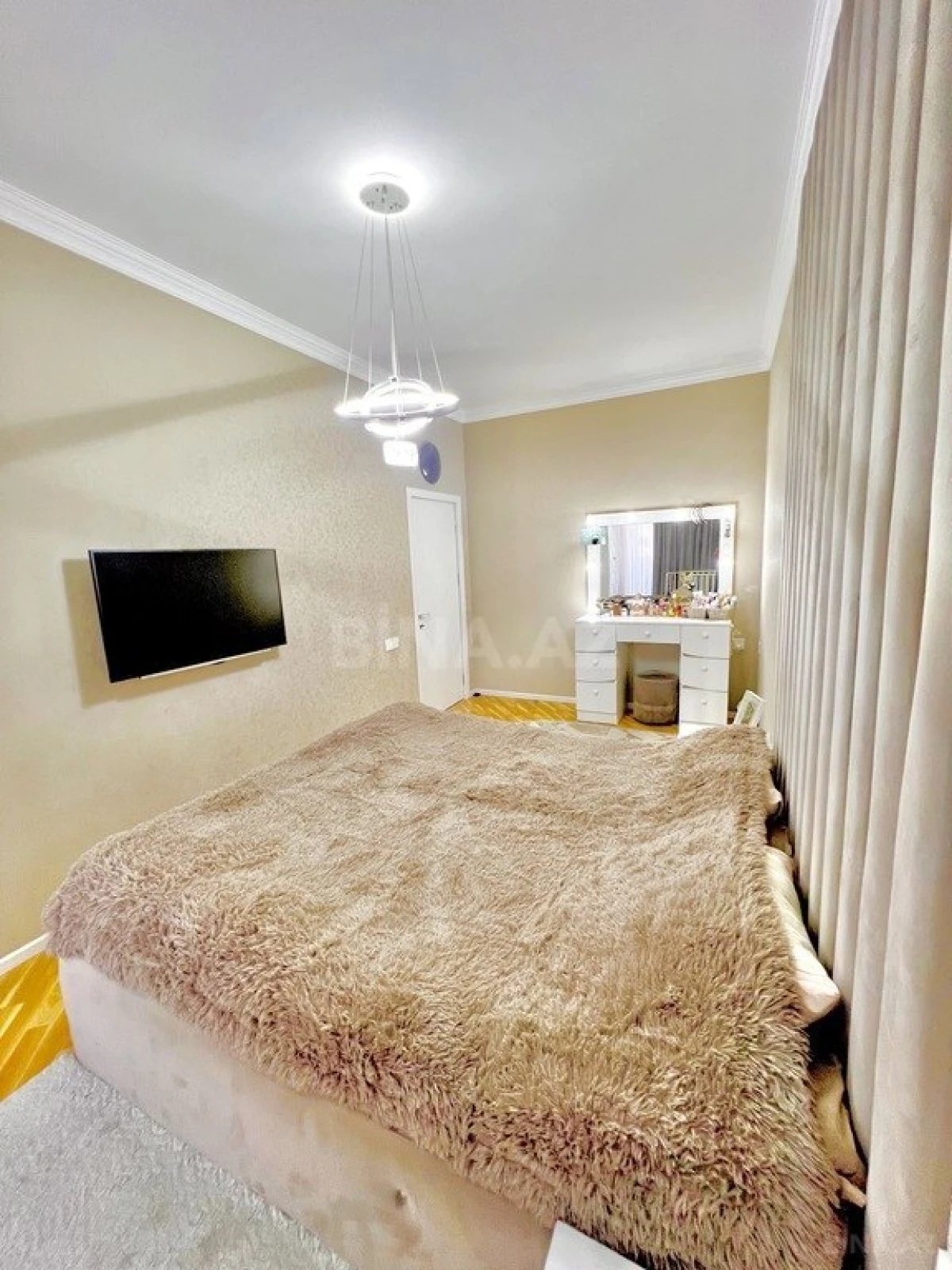 Satılır 2 otaqlı mənzil 95 m²