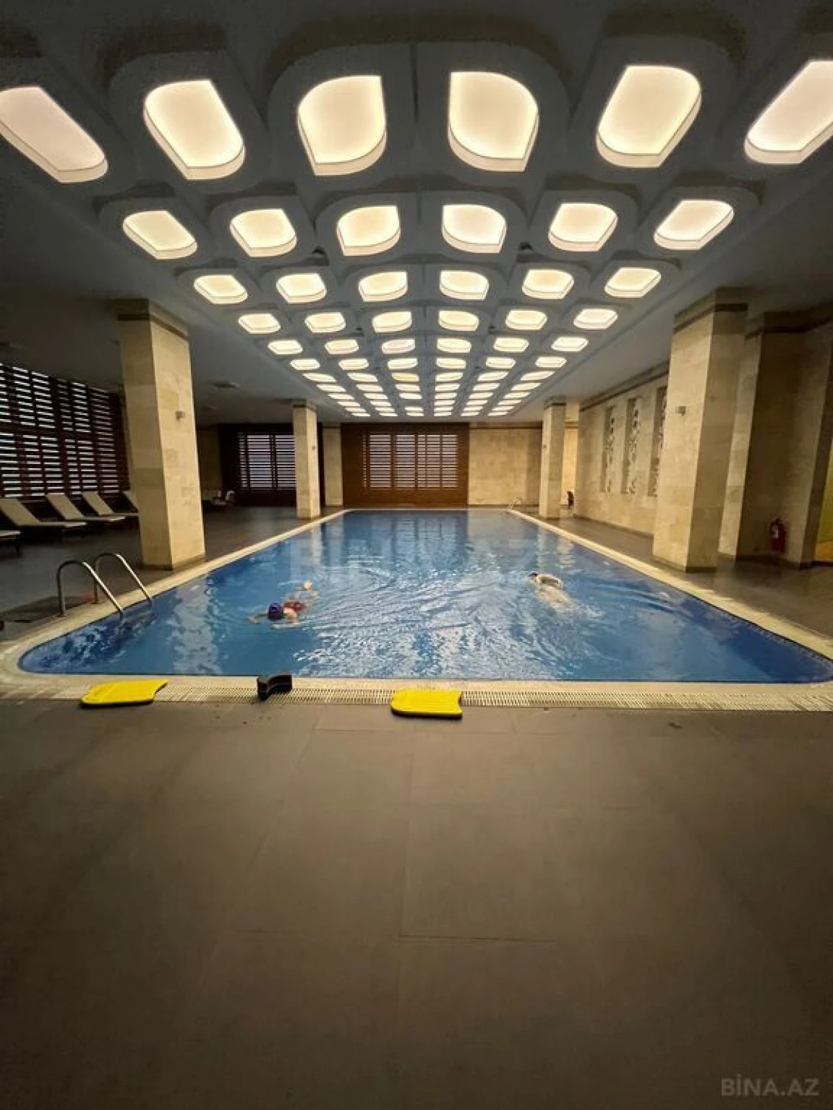 Satılır 3 otaqlı mənzil 191 m²