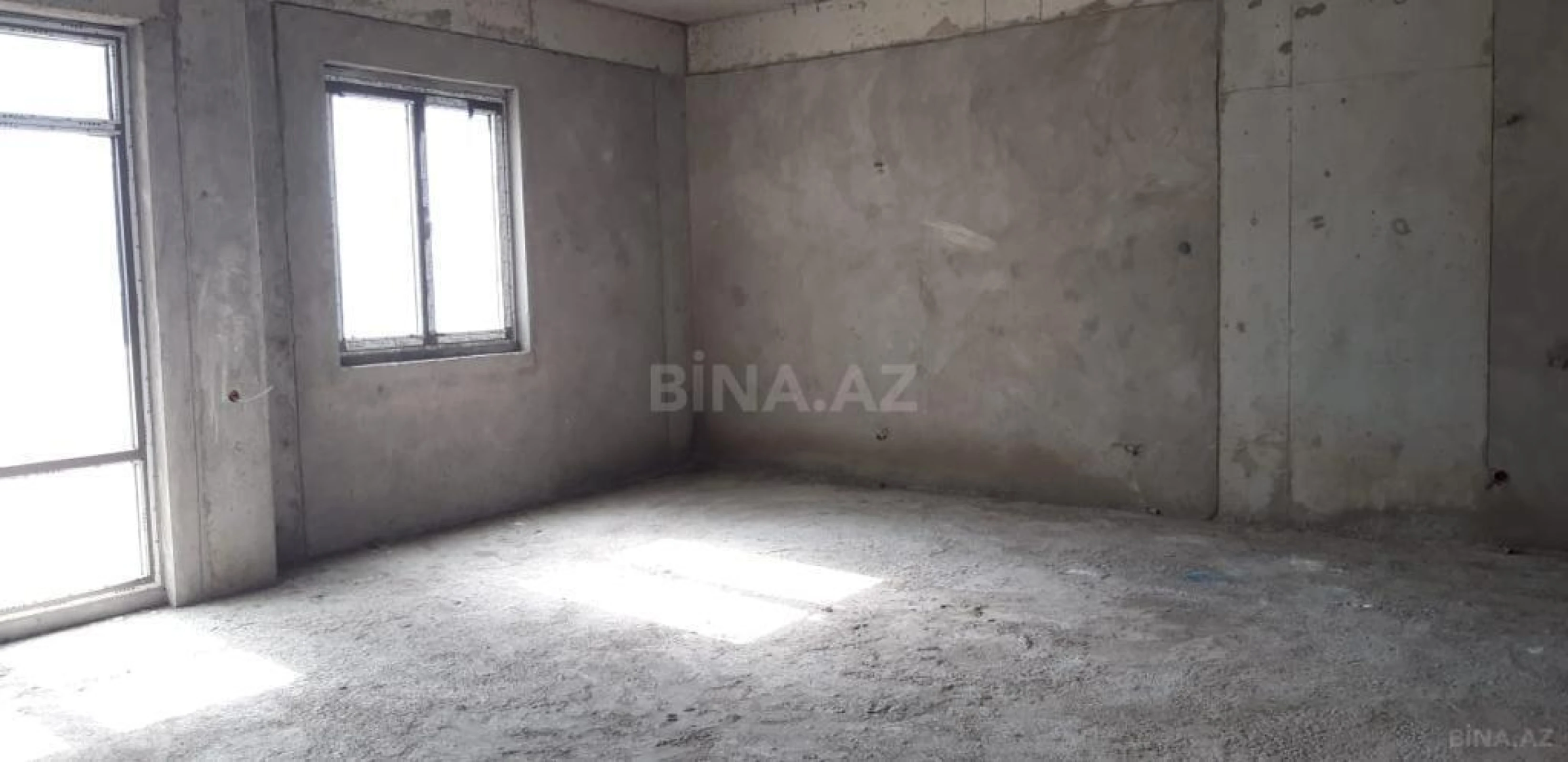 Satılır 3 otaqlı mənzil 191 m²