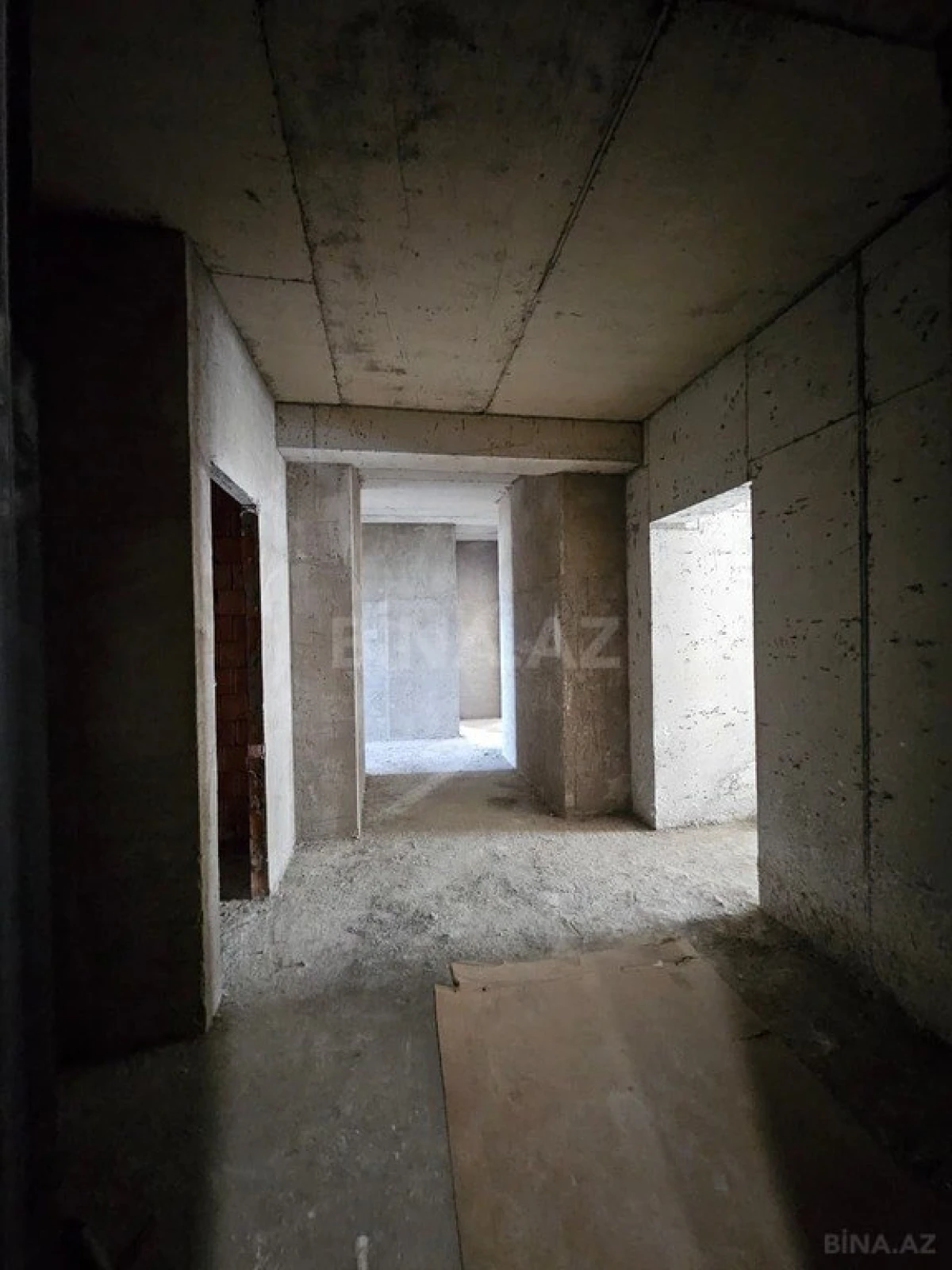 Satılır 3 otaqlı mənzil 157 m²