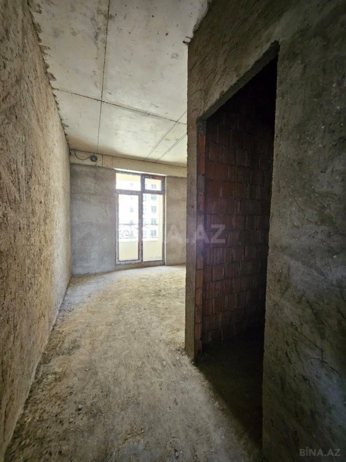 Satılır 3 otaqlı mənzil 157 m²