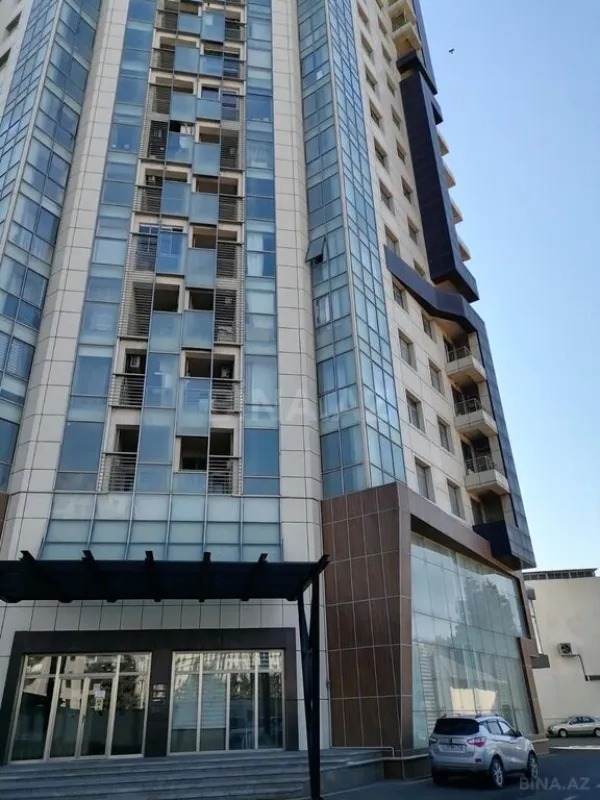 Satılır 3 otaqlı mənzil 157 m²