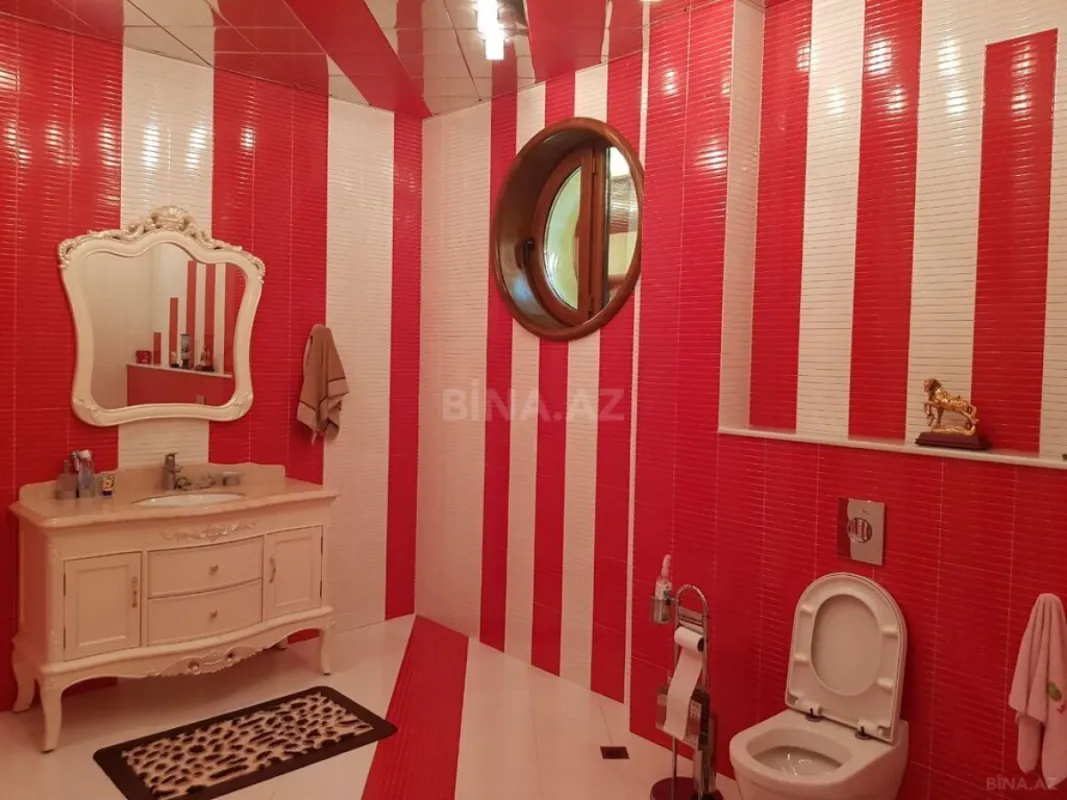 Satılır 10 otaqlı həyət evi 800 m²