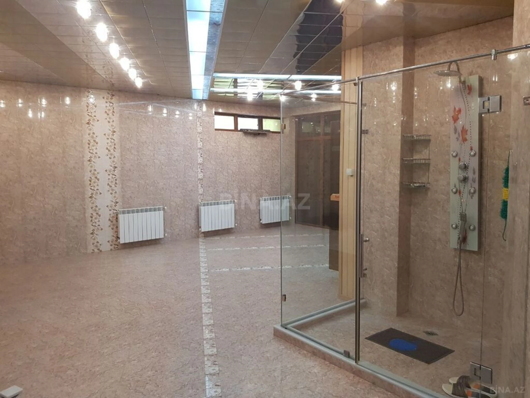 Satılır 10 otaqlı həyət evi 800 m²