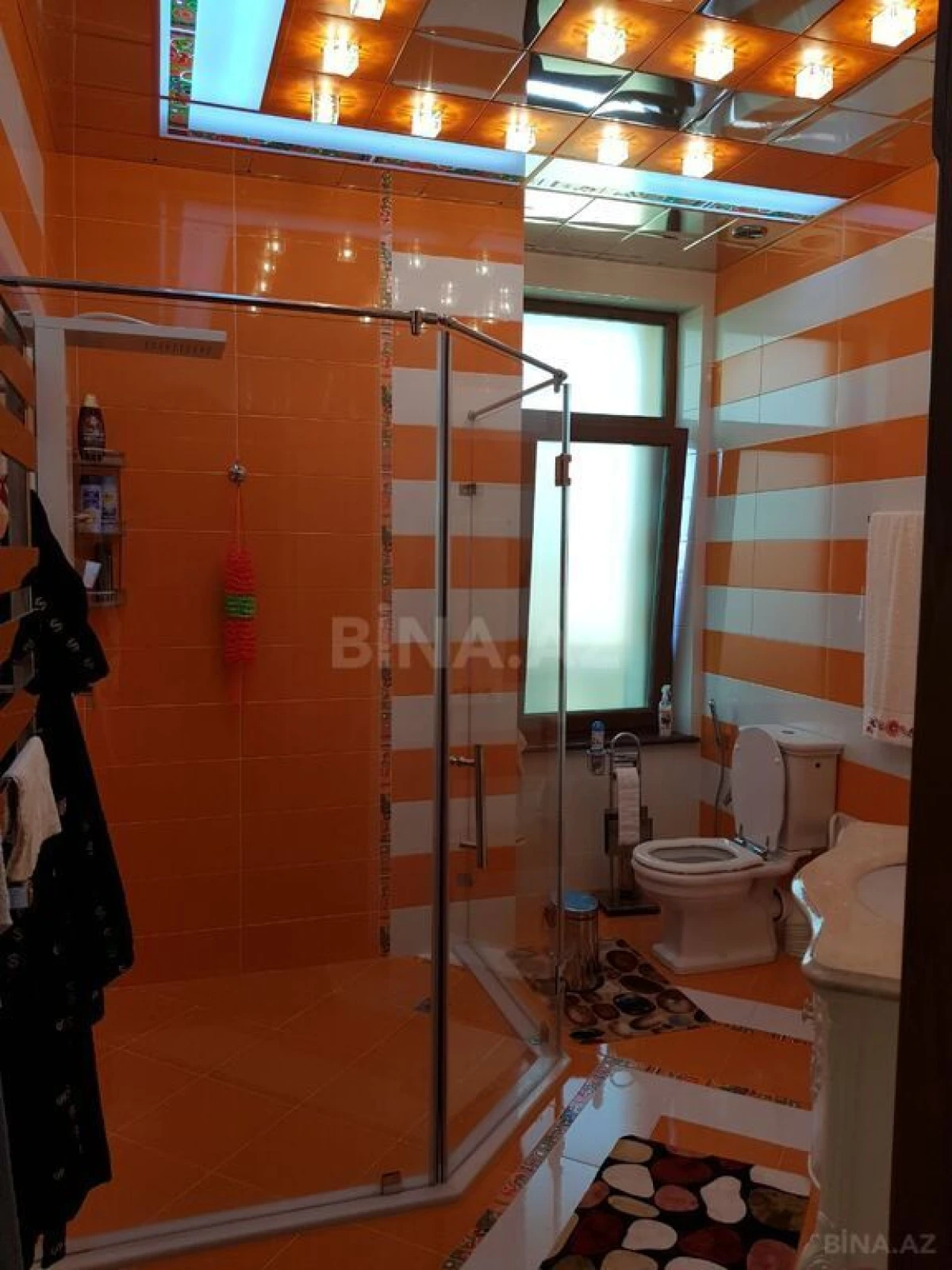 Satılır 10 otaqlı həyət evi 800 m²