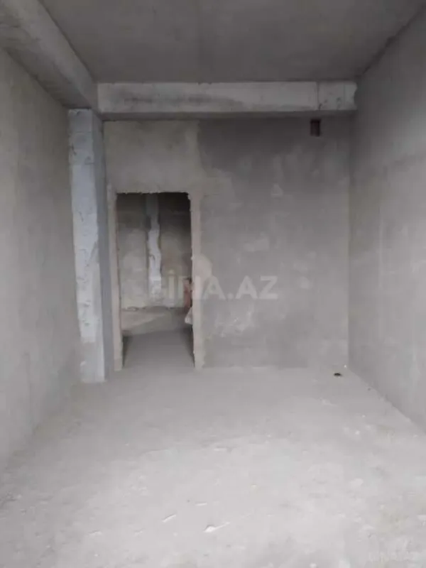 Satılır 4 otaqlı mənzil 181 m²