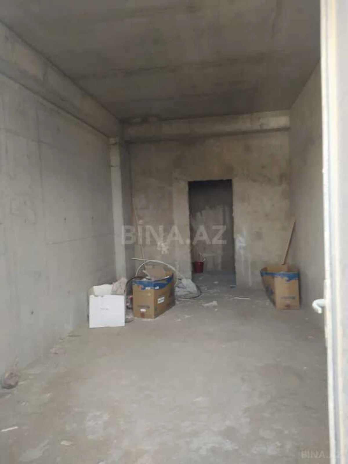 Satılır 4 otaqlı mənzil 181 m²