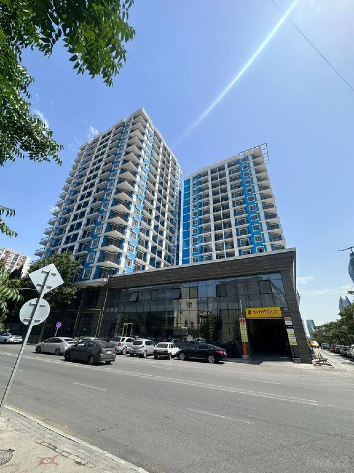 Satılır 4 otaqlı mənzil 181 m²