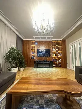 Kirayə verilir 4 otaqlı mənzil 185 m² — Bakı 4 otaq 185.00 m²