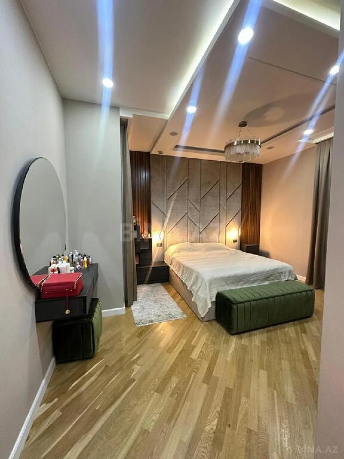 Kirayə verilir 4 otaqlı mənzil 185 m²