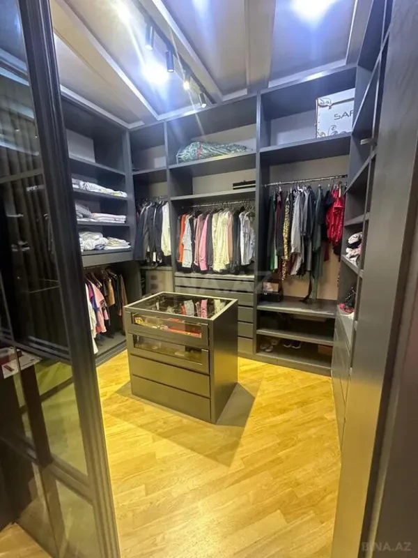 Kirayə verilir 4 otaqlı mənzil 185 m²