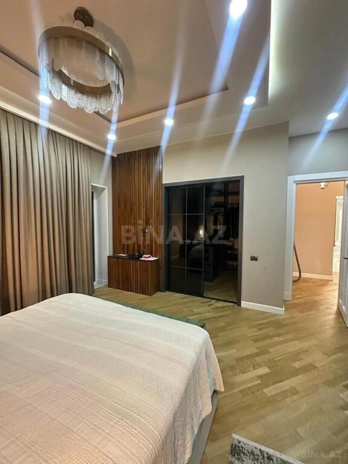 Kirayə verilir 4 otaqlı mənzil 185 m²