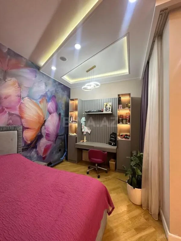 Kirayə verilir 4 otaqlı mənzil 185 m²